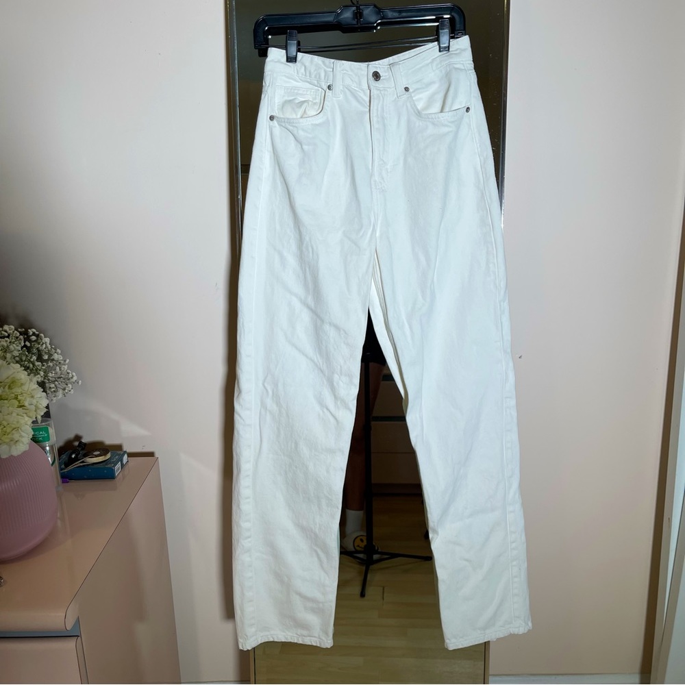 High Rise Straight Leg Jeans (NEVER WORN)